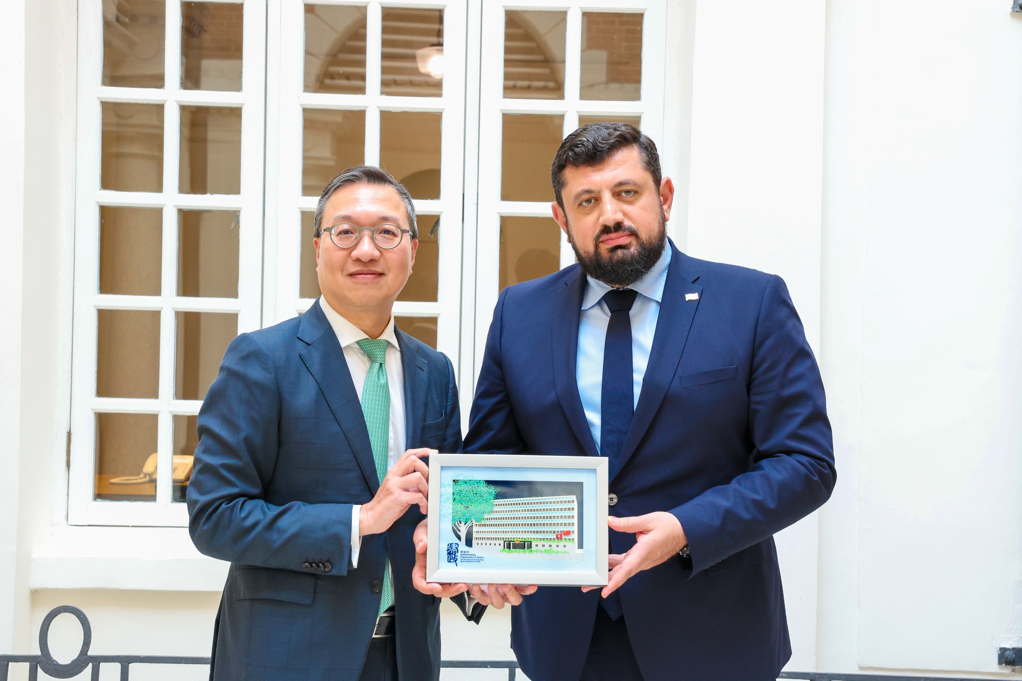 ანტიკორუფციული ბიუროს უფროსი, რაჟდენ კუპრაშვილი, ჰონგ-კონგის (ჩინეთის სახალხო რესპუბლიკა) იუსტიციის მინისტრს, ლამ ტინგ-კვოკ პოლს და გენერალურ პროკურორს, იანგ მეი კეი მეგს შეხვდა.